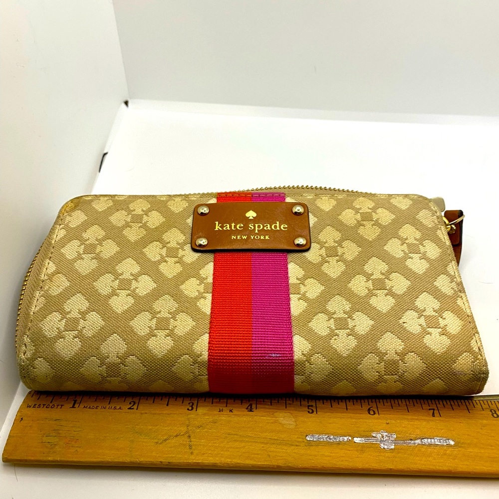 Kate Spade zippy wallet